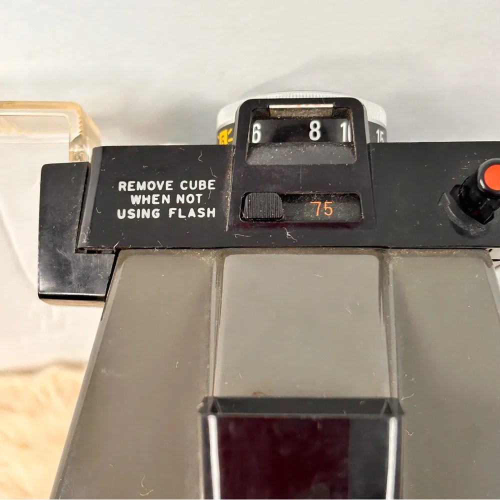 Polaroid‎ Black Film Photography Camera with Instant Capture Untested
